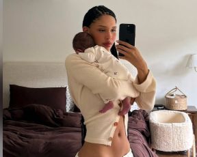 "ככה לא נראית בטן של שבועיים אחרי לידה, משהו מרגיש לא אמין"