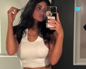 הלוק של קיילי הוכיח: טרנד המכנסיים המפחיד הזה לגמרי בדרך