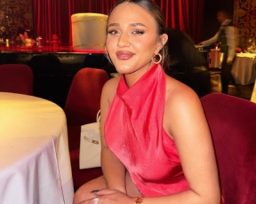 ביי ולדובאי: עדן בן זקן מנפנפת את ביקורות הסטייל בשמלה קצרצרה ובירקין