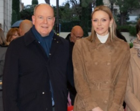 בהופעה נדירה: המעיל של הנסיכה ממונקו וואו, אבל המגפיים אפילו יותר