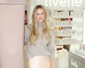 רומנטיקה חורפית: החצאית של בר רפאלי תבוא לנו בחלומות