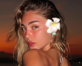 תודה על הספוילר: מאיה קיי כבר יודעת מה הולך להיות הצבע החם של הקיץ