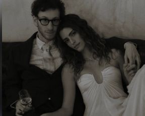 אלישע בנאי התחתן, אבל הכלה לגמרי גנבה את ההצגה