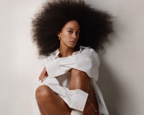 אלה כנראה הסניקרס היפות בעולם כרגע, והן אפילו לא כאלה יקרות