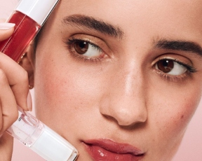 הגלוס שהרים לנו את מצב הרוח ועוד מוצרי ביוטי לרדת איתם למקלט