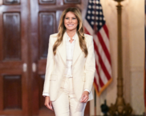 איי רובוט: מלניה גנבה את הפוקוס מכל נשות המנהיגים בחליפה הזאת