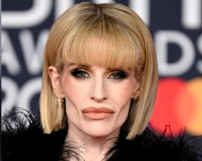 "למה לבעוט בי כשאני למטה?"