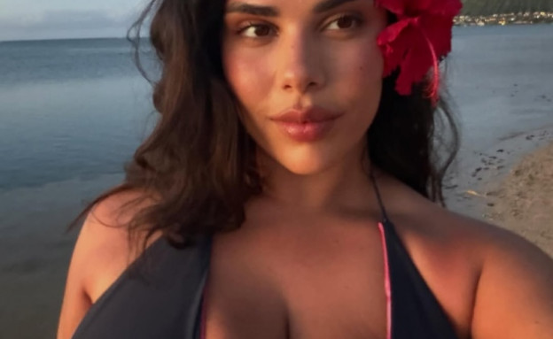 חג החירות: הלוק של שי זנקו על החוף בהוואי הוא באמת כל מה שבא לנו