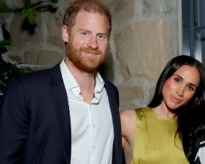 לא עפנו על השמלה של מייגן מרקל, אבל אנחנו בקראש על הסנדלים