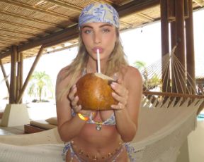 לא רואה בעיניים: תרצה כהן בביקיני הכי מסוכן שראינו